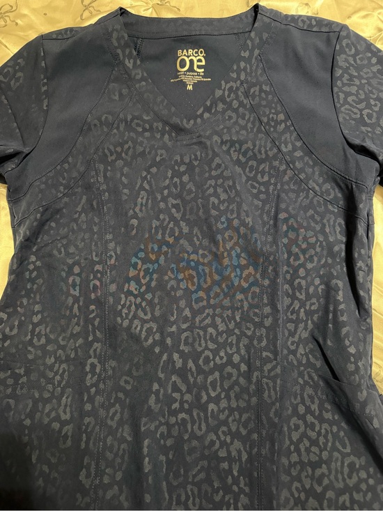 Barco Uniforms Tops - Barco One women’s indigo cheetah V-Neck Top scrub top